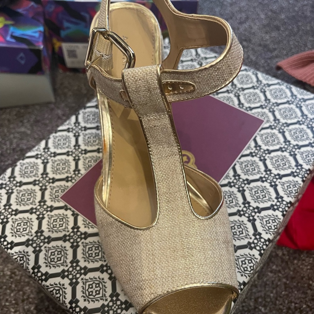 Wedge sandal brand new